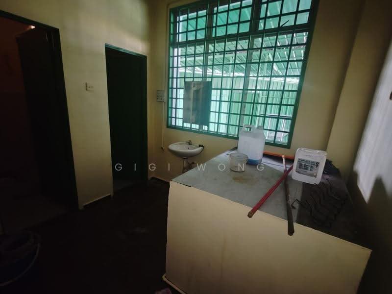 Shop for Rent in Taman Merdeka Permai (Batu Berendam) - Gigi Wong - PropertyGuru.com.my