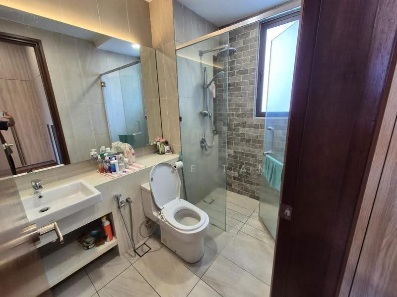 Condominium for Sale at Queens Residences Q1 @ Queens Waterfront - Vince Tan - Bathroom - PropertyGuru.com.my