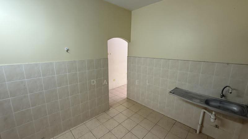 Apartment for Sale at Apartment Desa Ria - Daniel Ng - Kitchen - PropertyGuru.com.my