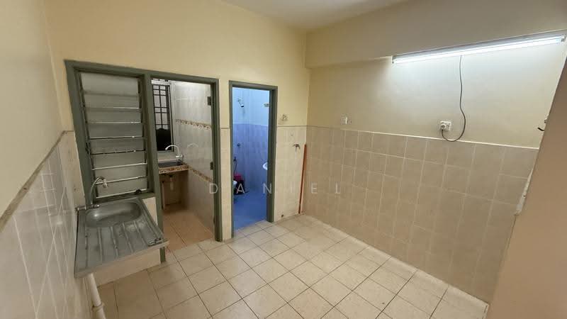 Apartment for Sale at Apartment Desa Ria - Daniel Ng - Kitchen - PropertyGuru.com.my
