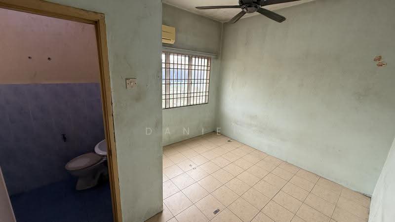Apartment for Sale at Apartment Desa Ria - Daniel Ng - Bathroom - PropertyGuru.com.my
