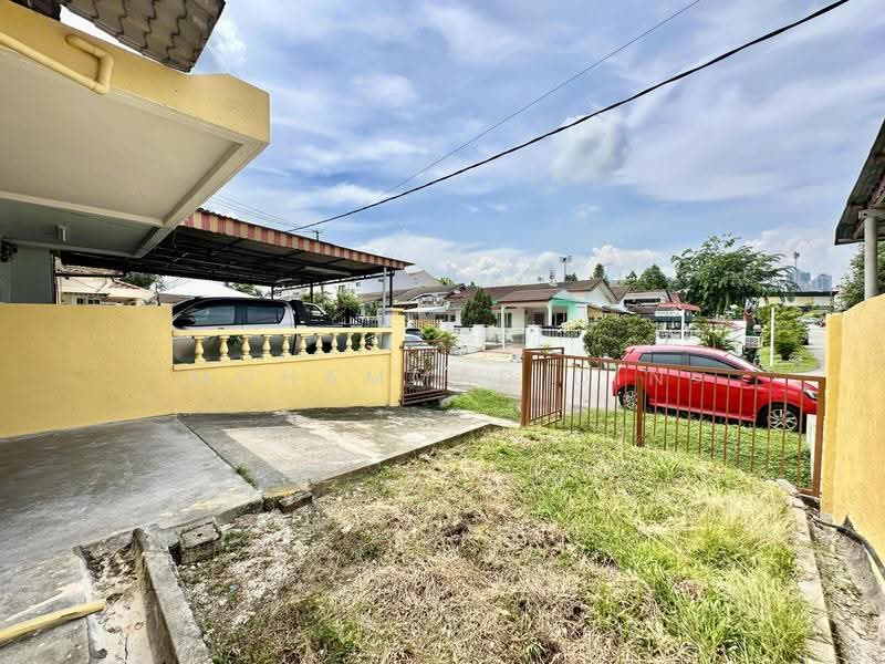 Rumah Teres 1-Tingkat untuk Dijual di Kelana Jaya (Petaling Jaya) - Mohammad Din Majid - Exterior - PropertyGuru.com.my