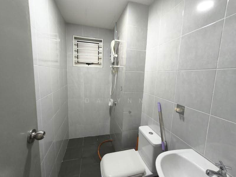 Kondominium untuk Disewa di The Edge Residence - Dalynn Tan - Bathroom - PropertyGuru.com.my