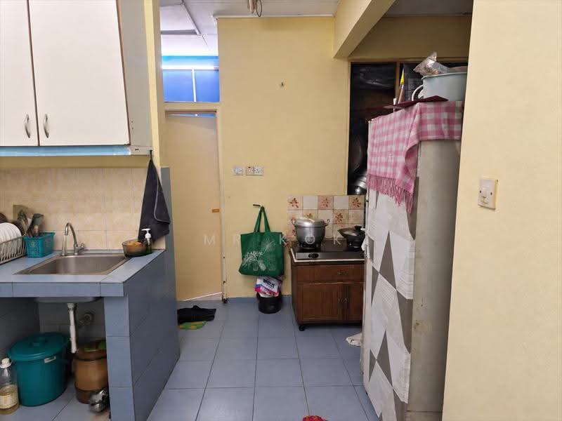 Rumah Flat untuk Dijual di Pangsapuri Ceria - Mr Kok - Kitchen - PropertyGuru.com.my