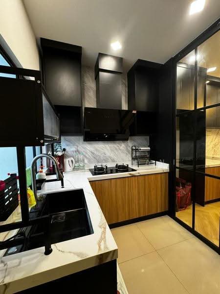 Rumah Teres 2-Tingkat untuk Dijual di Kepala Batas (Penang) - Azura Ghani - Kitchen - PropertyGuru.com.my