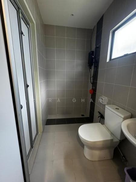 Rumah Teres 2-Tingkat untuk Dijual di Kepala Batas (Penang) - Azura Ghani - Bathroom - PropertyGuru.com.my