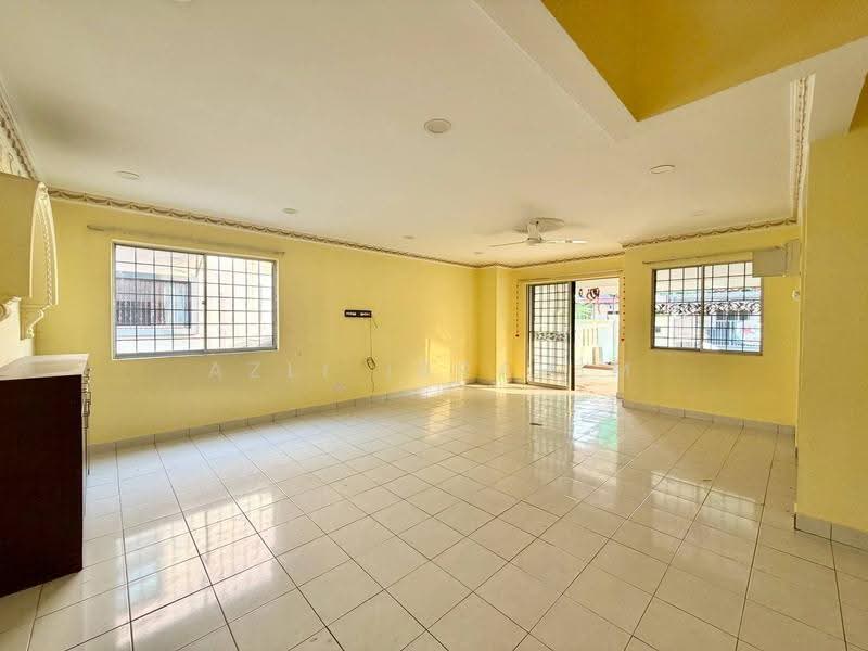 2-storey Terraced House for Sale in Taman Kajang Prima (Kajang) - Azli Ibrahim - Living Room - PropertyGuru.com.my
