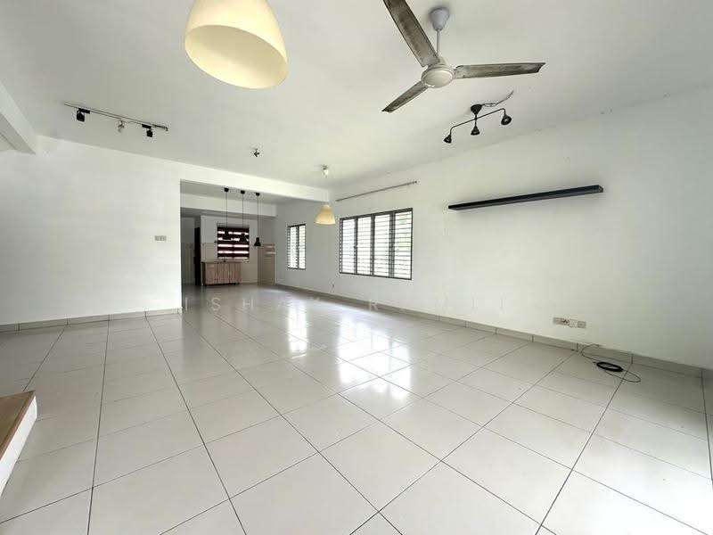2-storey Terraced House for Sale in Seksyen U9 (Shah Alam) - Ishak Ramli - Living Room - PropertyGuru.com.my