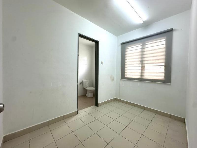 2-storey Terraced House for Sale in Seksyen U9 (Shah Alam) - Ishak Ramli - Bathroom - PropertyGuru.com.my