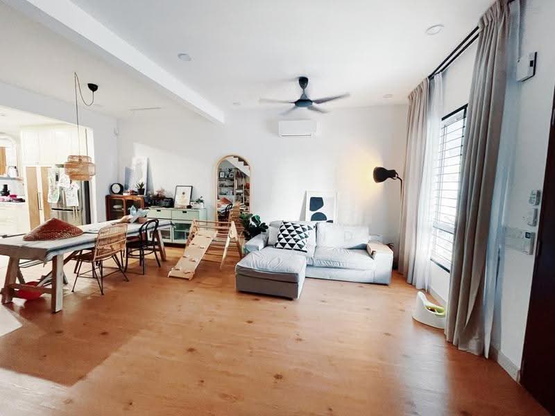 2-storey Terraced House for Sale in Jenjarom (Selangor) - Raymond Siew - Living Room - PropertyGuru.com.my