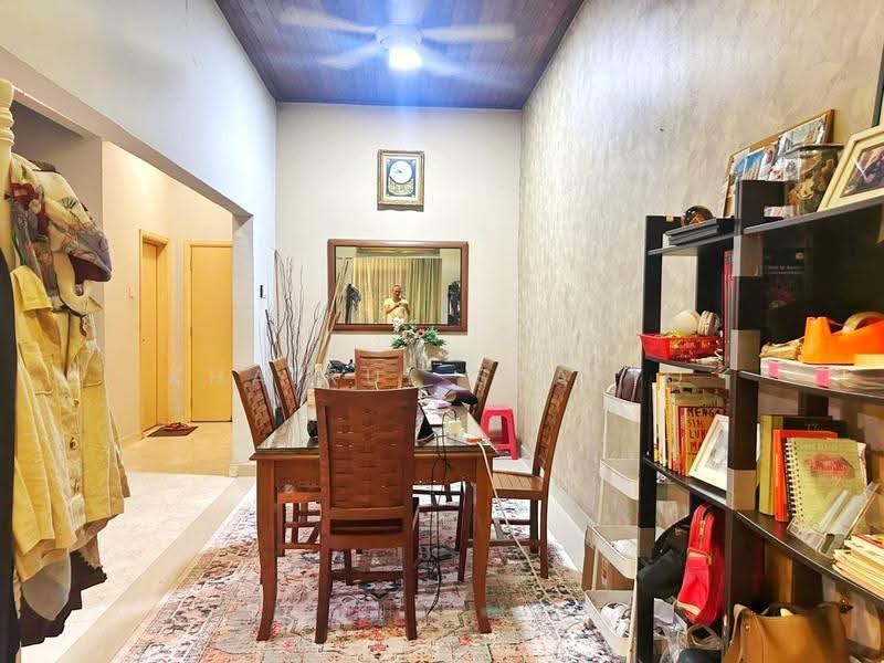 2.5-storey Terraced House for Sale in Sierramas West (Sungai Buloh) - Khairul Syafiq - Dining Room - PropertyGuru.com.my
