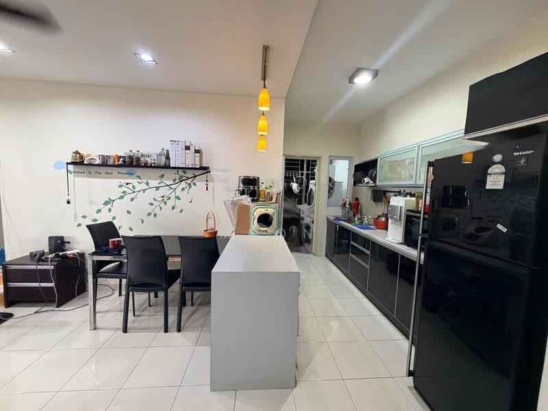 Kediaman Servis untuk Dijual di Koi Kinrara - Moon Chiew - Kitchen - PropertyGuru.com.my