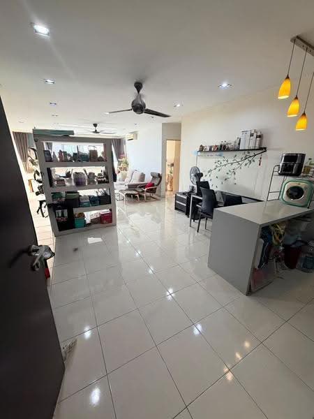 Kediaman Servis untuk Dijual di Koi Kinrara - Moon Chiew - Living Room - PropertyGuru.com.my