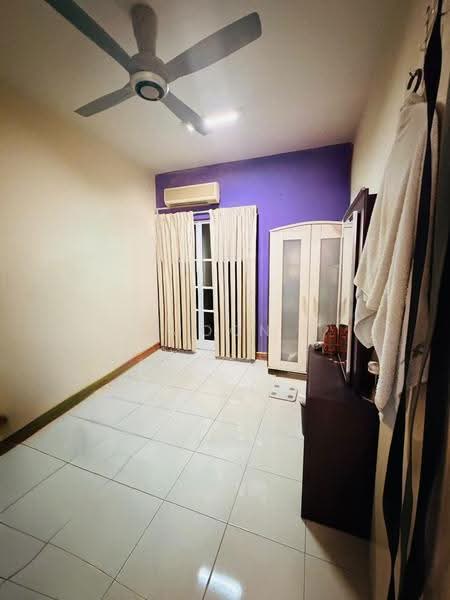 Kediaman Servis untuk Dijual di Koi Kinrara - Moon Chiew - Bedroom - PropertyGuru.com.my