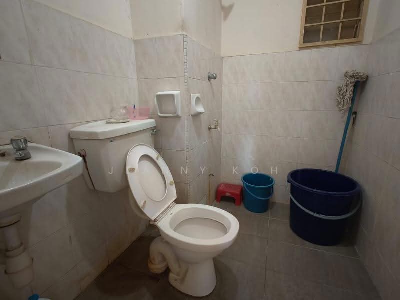 Apartment for Rent at SD Tiara Apartment - Jeanny Koh - Bathroom - PropertyGuru.com.my