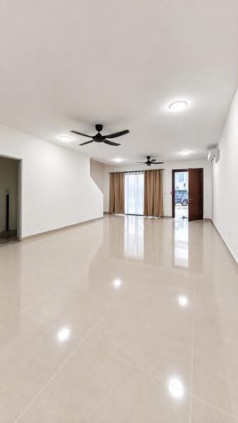 2-storey Terraced House for Sale in Ampang (Selangor) - Hetha Chan - Living Room - PropertyGuru.com.my