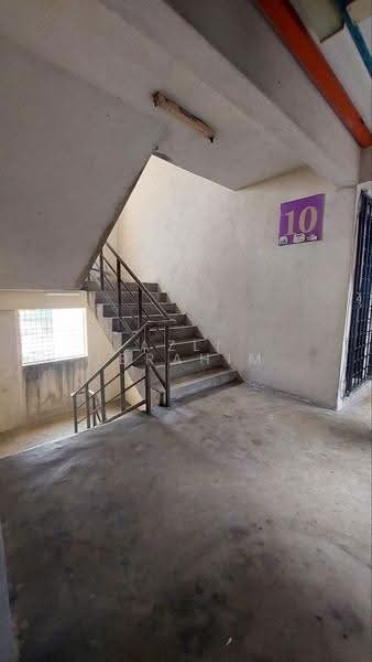 Pangsapuri untuk Dijual di Pangsapuri Indah Mas - Azli Ibrahim - Corridor - PropertyGuru.com.my