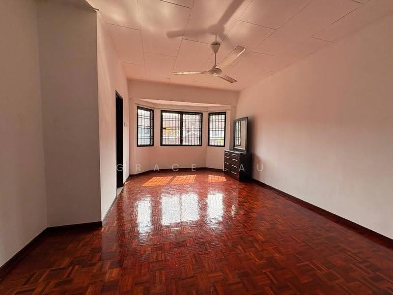 Rumah Teres 2-Tingkat untuk Dijual di Taman Mount Austin (Tebrau) - Grace Lau - Living Room - PropertyGuru.com.my
