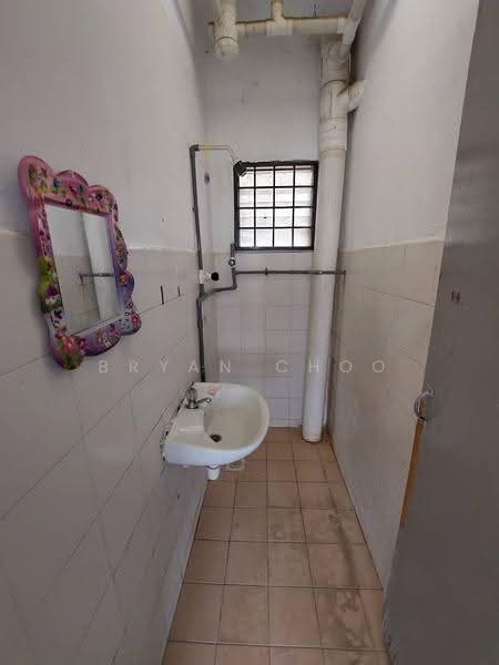 Apartment for Rent at Pangsapuri Seri Pulai - Bryan Choo - Bathroom - PropertyGuru.com.my