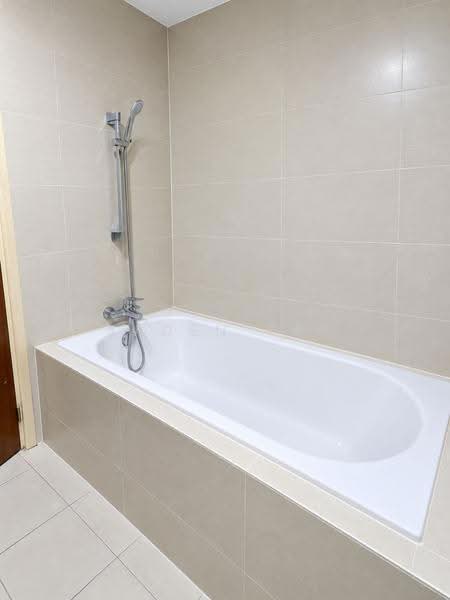 Kediaman Servis untuk Disewa di 231 TR Serviced Suite - Jaden Yap - Bathroom - PropertyGuru.com.my