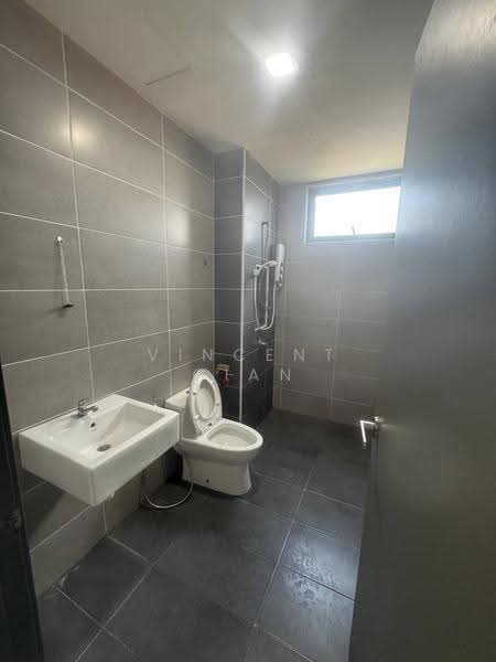 Service Residence for Rent at Marina Residence - Vincent Gian - Bathroom - PropertyGuru.com.my