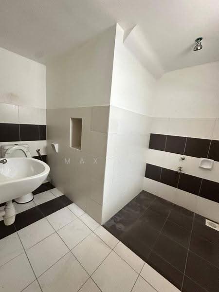 2-storey Terraced House for Sale in Setia Tropika (Johor Bahru) - Max Loh - Bathroom - PropertyGuru.com.my