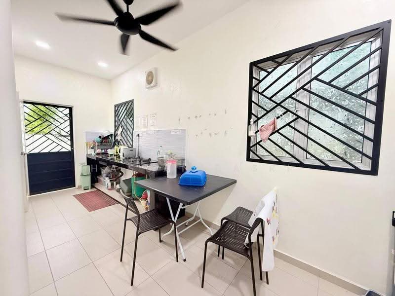 Rumah Teres 2-Tingkat untuk Dijual di Seremban (Negeri Sembilan) - Hassan Basri Suhaimi - Kitchen - PropertyGuru.com.my