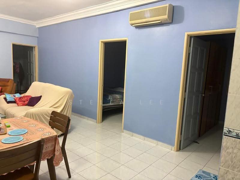 Kondominium untuk Dijual di Garden Park - Stella Lee - Living Room - PropertyGuru.com.my