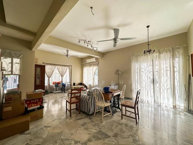 2-storey Terraced House for Sale in Ara Damansara (Selangor) - Azli Ibrahim - Living Room - PropertyGuru.com.my
