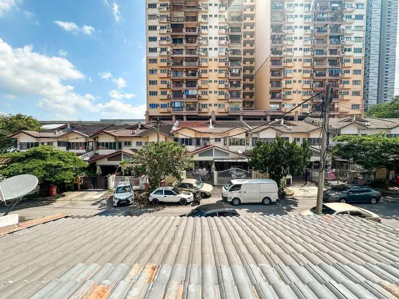 2-storey Terraced House for Sale in Ara Damansara (Selangor) - Azli Ibrahim - Exterior - PropertyGuru.com.my