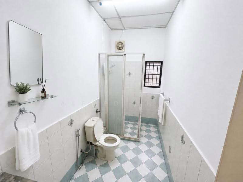 Rumah Berkembar untuk Dijual di Minden Heights (Gelugor) - Alfred Chua - Bathroom - PropertyGuru.com.my