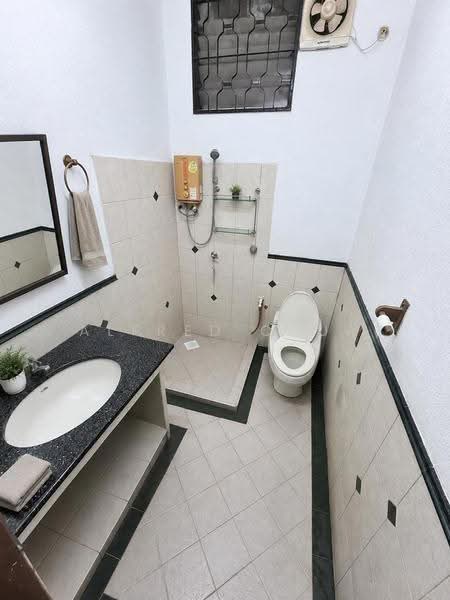 Rumah Berkembar untuk Dijual di Minden Heights (Gelugor) - Alfred Chua - Bathroom - PropertyGuru.com.my