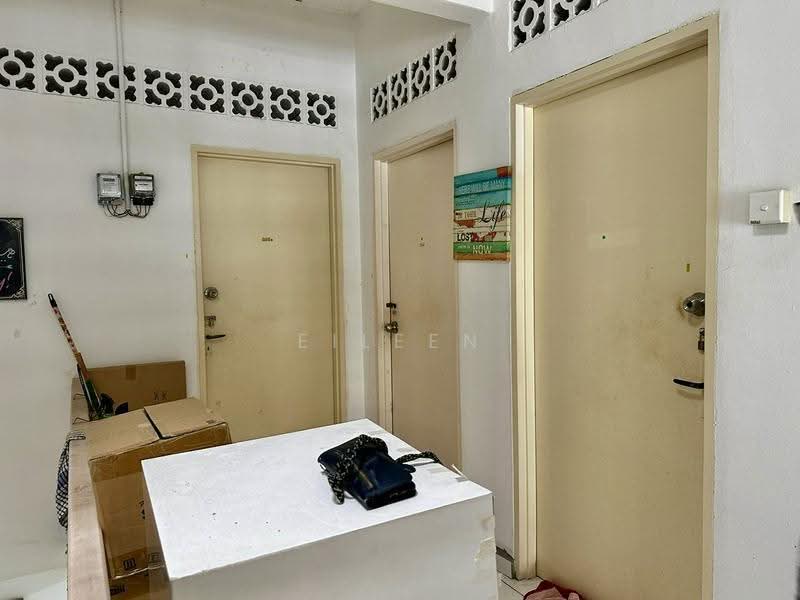 2-storey Terraced House for Sale in Seksyen 17 (Petaling Jaya) - Eileen Tu - Entrance - PropertyGuru.com.my
