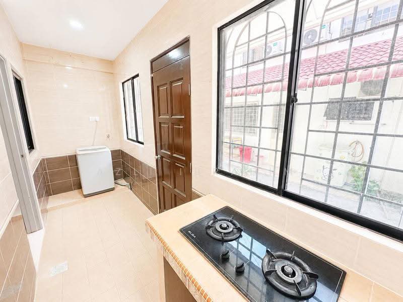 2-storey Terraced House for Sale in Bandar Sungai Long (Selangor) - Azli Ibrahim - Kitchen - PropertyGuru.com.my