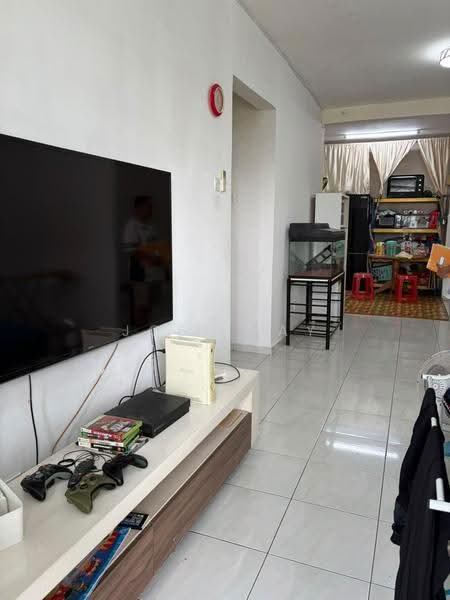 Pangsapuri untuk Dijual di Sri Akasia - Joey Tay - Living Room - PropertyGuru.com.my