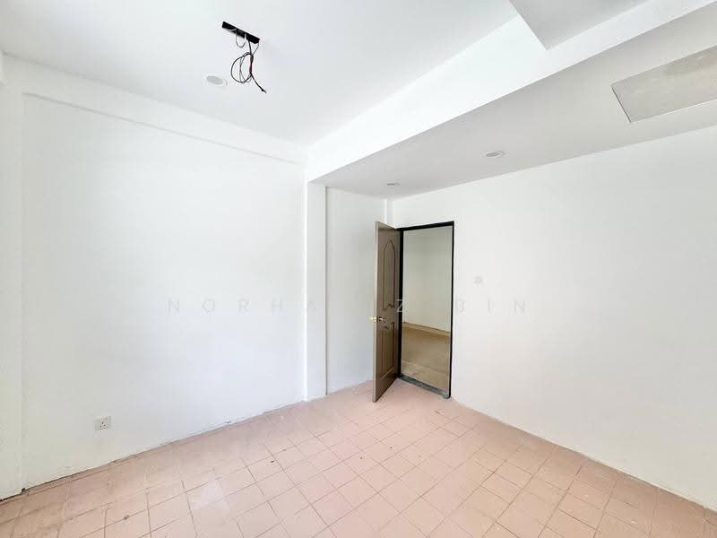 Semi-Detached House for Sale in Seksyen 7 (Shah Alam) - Norhafiz Bin Mohd Nor - Interior - PropertyGuru.com.my