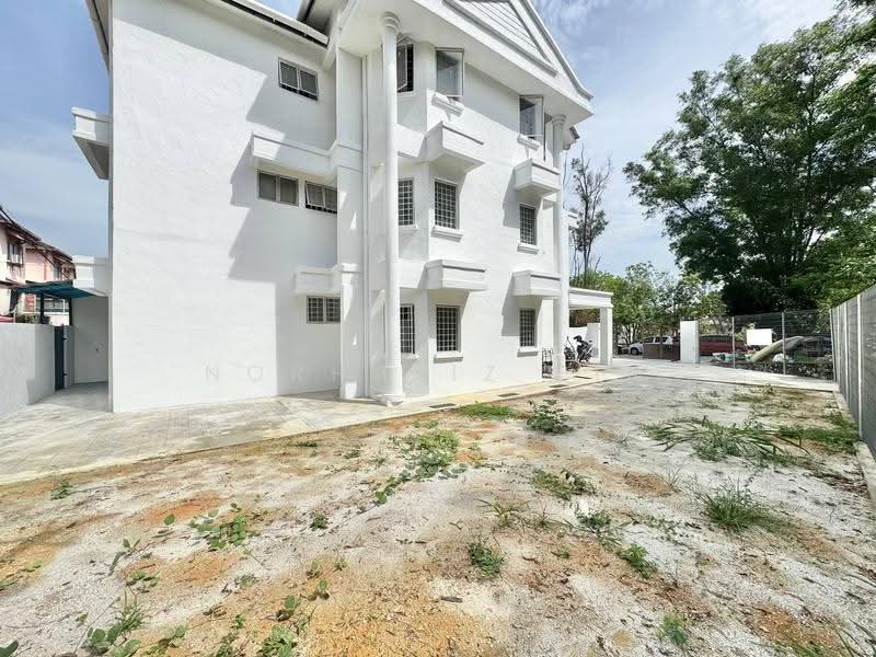 Semi-Detached House for Sale in Seksyen 7 (Shah Alam) - Norhafiz Bin Mohd Nor - Exterior - PropertyGuru.com.my
