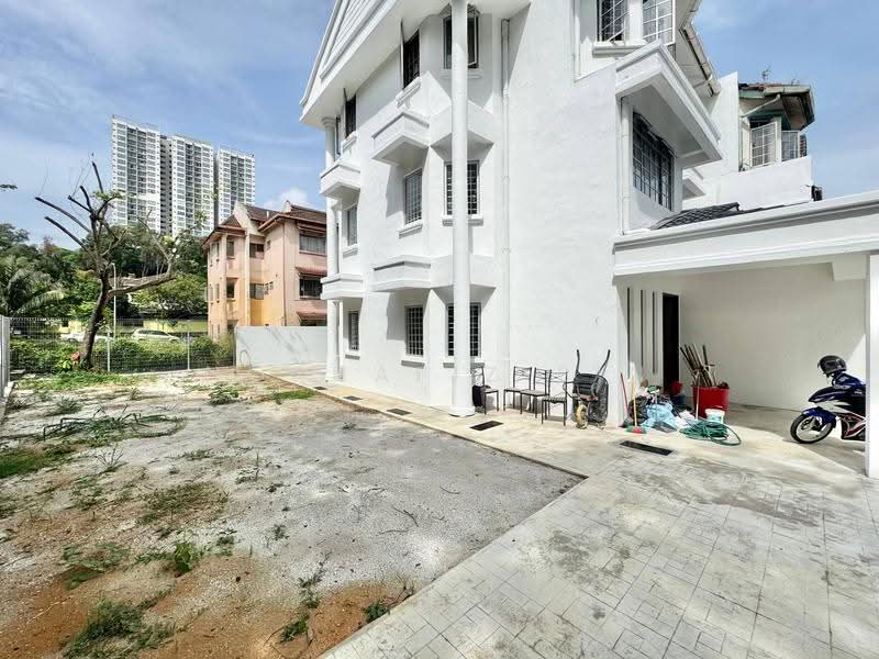 Semi-Detached House for Sale in Seksyen 7 (Shah Alam) - Norhafiz Bin Mohd Nor - Exterior - PropertyGuru.com.my