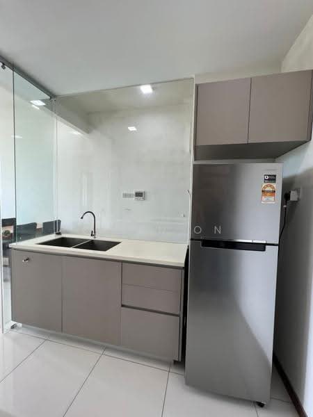 Kediaman Servis untuk Dijual di Crescent Bay Suites (Teluk Bayu) - Susan On - Kitchen - PropertyGuru.com.my