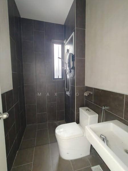 Rumah Teres 2-Tingkat untuk Dijual di Kangkar Pulai (Skudai) - Max Loh - Bathroom - PropertyGuru.com.my