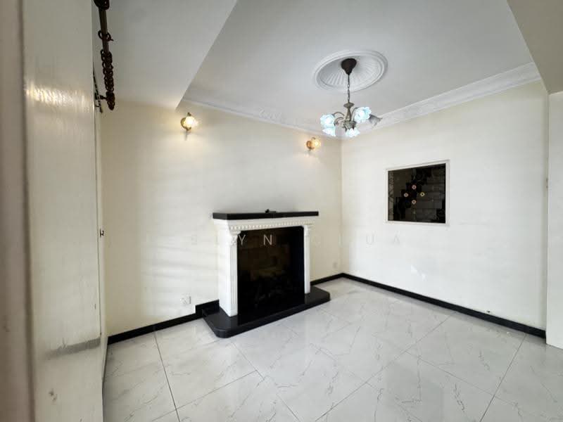 Rumah Teres 2-Tingkat untuk Dijual di Usj 3 (Subang Jaya) - Jeslyn Chua - Living Room - PropertyGuru.com.my