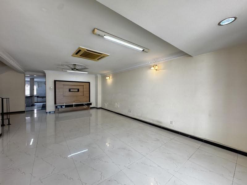 Rumah Teres 2-Tingkat untuk Dijual di Usj 3 (Subang Jaya) - Jeslyn Chua - Living Room - PropertyGuru.com.my