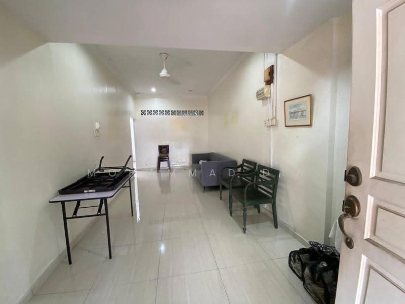 Rumah Teres 1-Tingkat untuk Dijual di Taman Petaling Indah (Klang) - Mohammad Din Majid - Living Room - PropertyGuru.com.my