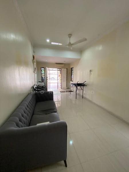 Rumah Teres 1-Tingkat untuk Dijual di Taman Petaling Indah (Klang) - Mohammad Din Majid - Living Room - PropertyGuru.com.my