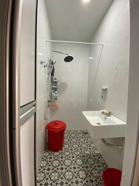 Rumah Teres 1-Tingkat untuk Dijual di Taman Petaling Indah (Klang) - Mohammad Din Majid - Bathroom - PropertyGuru.com.my