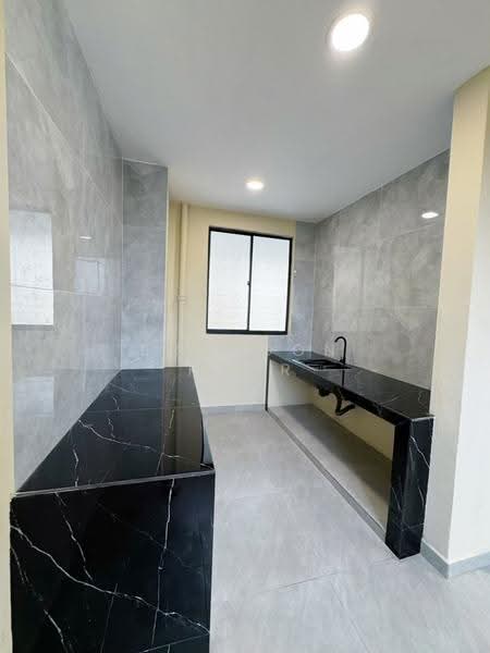 Rumah Flat untuk Dijual di Flat Taman Perling - Brandon Khor - PropertyGuru.com.my
