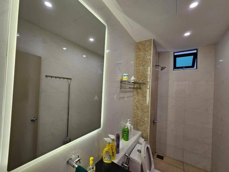 Kediaman Servis untuk Disewa di D'Summit Residences - Alex How - Bathroom - PropertyGuru.com.my