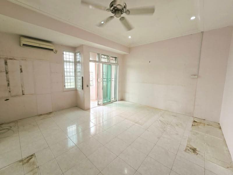 Rumah Teres 2-Tingkat untuk Dijual di Taman Pertama (Ipoh) - Amie Chong - Living Room - PropertyGuru.com.my