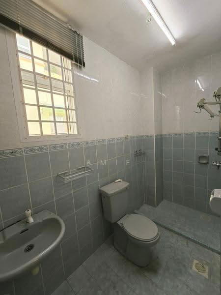 Rumah Teres 2-Tingkat untuk Dijual di Taman Pertama (Ipoh) - Amie Chong - Bathroom - PropertyGuru.com.my