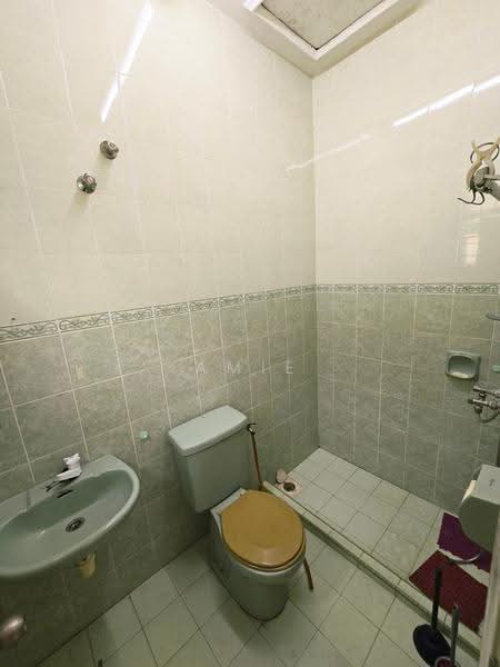 Rumah Teres 2-Tingkat untuk Dijual di Taman Pertama (Ipoh) - Amie Chong - Bathroom - PropertyGuru.com.my